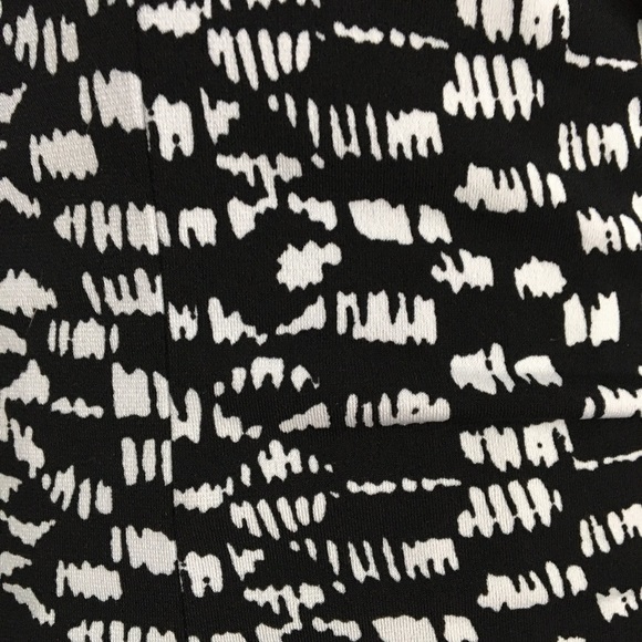 Vince Camuto Sleeveless Blouse Ruched Sides - Picture 5 of 5